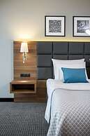 Heron Live Hotel
