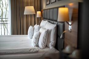 Heron Live Hotel