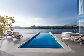 Heron Live Hotel