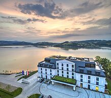 Heron Live Hotel