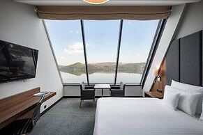Heron Live Hotel