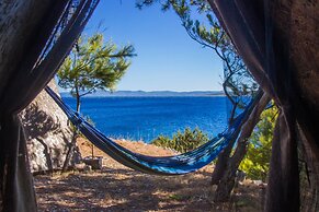 Cast Away - Eco Village