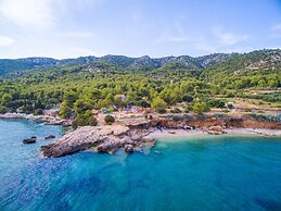 Cast Away - Eco Village