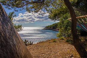 Cast Away - Eco Village