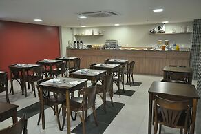 Mont Blanc Suites Duque de Caxias