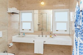 Sabrinas Haus - Adults Only