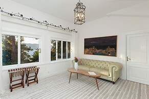 Sabrinas Haus - Adults Only