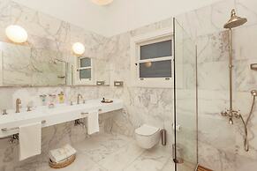 Sabrinas Haus - Adults Only