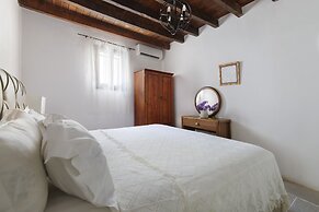 Meleni Cottage Houses