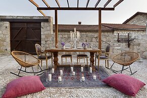 Meleni Cottage Houses