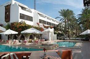Six Corners Resort
