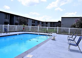 Madison Inn and Suites