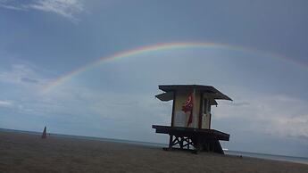 Hollywood Beach Side Apartments