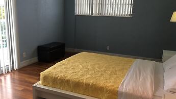 Hollywood Beach Side Apartments