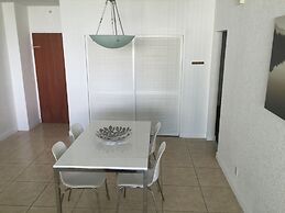 Beach Apartments Hollywood