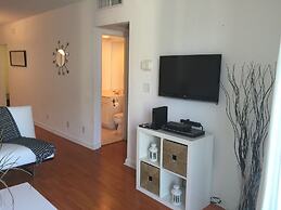 Beach Apartments Hollywood