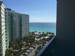 Beach Apartments Hollywood