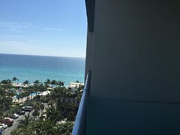 Beach Apartments Hollywood