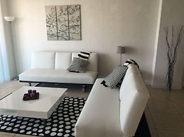 Beach Apartments Hollywood