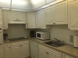 Beach Apartments Hollywood