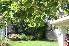 Alojamientos Acá y Allá - Hostel