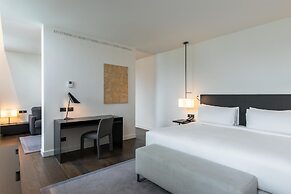 Hilton Lake Como