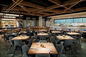 Element Austin Downtown