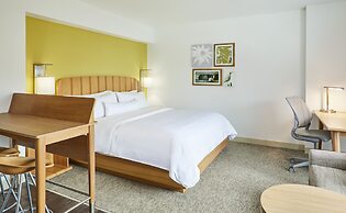 Element Austin Downtown