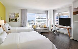 Element Austin Downtown