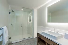 Element Austin Downtown