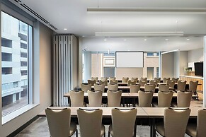 Element Austin Downtown