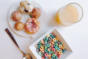 Element Austin Downtown