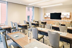 Element Austin Downtown