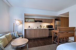 Element Austin Downtown