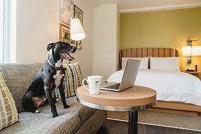 Element Austin Downtown