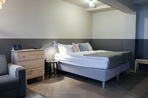 The Swan House by Heimaleiga