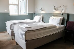 The Swan House by Heimaleiga