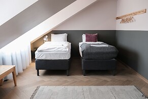 The Swan House by Heimaleiga