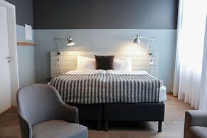 The Swan House by Heimaleiga