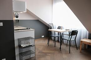 The Swan House by Heimaleiga