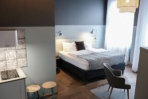 The Swan House by Heimaleiga