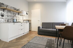 The Swan House by Heimaleiga