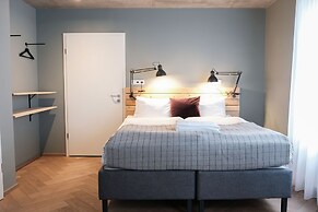 The Swan House by Heimaleiga