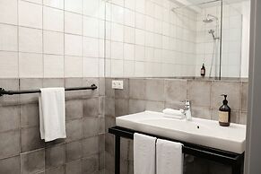 The Swan House by Heimaleiga