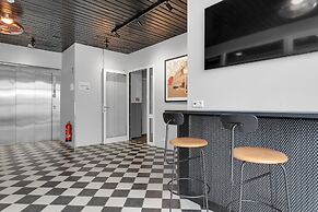 The Swan House by Heimaleiga