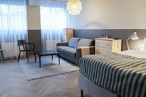 The Swan House by Heimaleiga