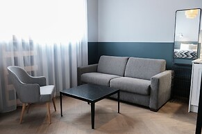 The Swan House by Heimaleiga