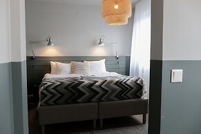 The Swan House by Heimaleiga