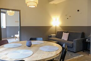 The Swan House by Heimaleiga