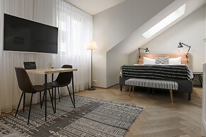 The Swan House by Heimaleiga